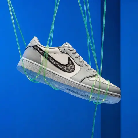 Jelly Rope Suspended Product Editorial